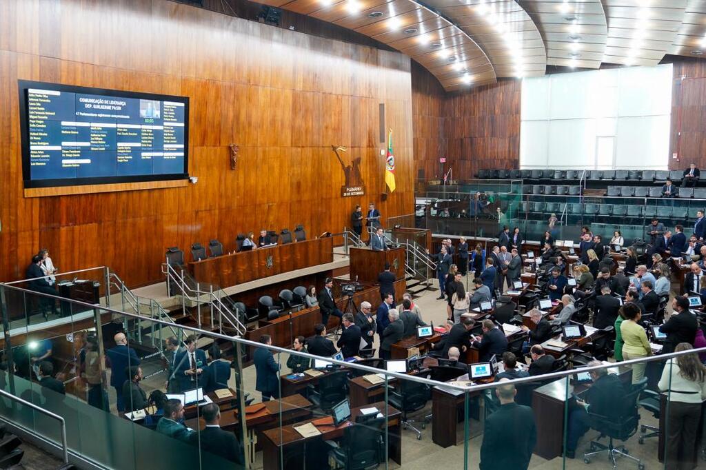 Foto: Celso Bender - Assembleia Legislativa - Projeto votado nesta terça eleva de 3,1% para 3,6% a contribuição mínima de cada servidor
