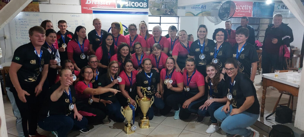 São João do Oeste é campeã do bolão feminino