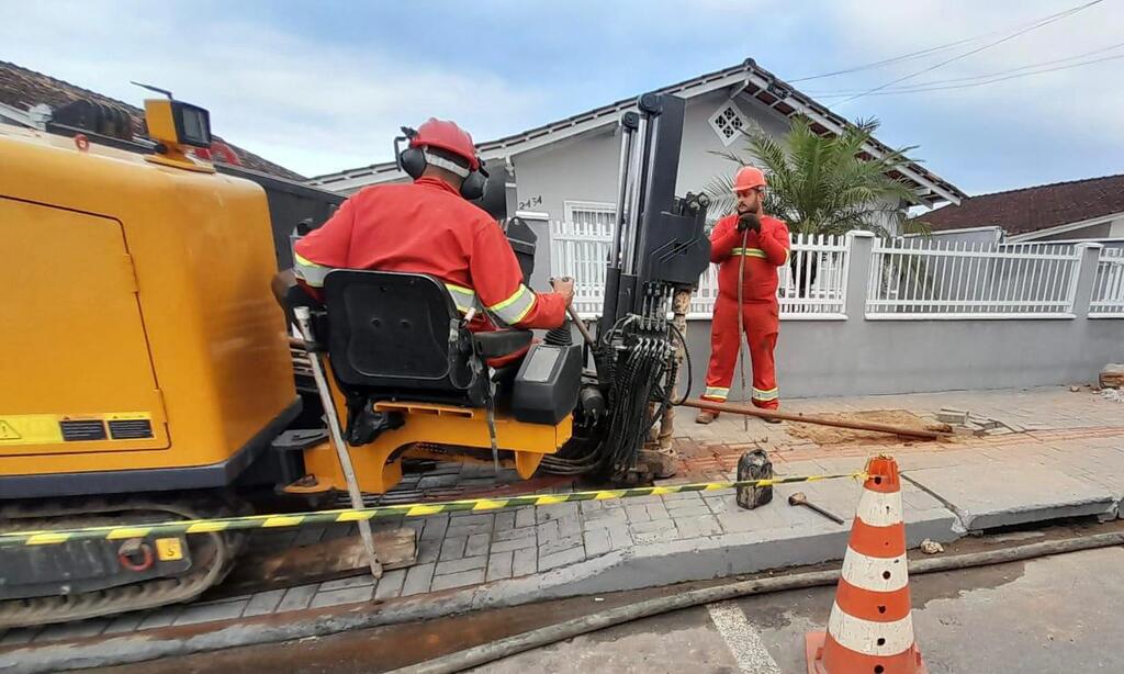 Águas de Joinville investe R$ 6,4 milhões em obra na rede de água nos bairros Iririú e Jardim Iririú