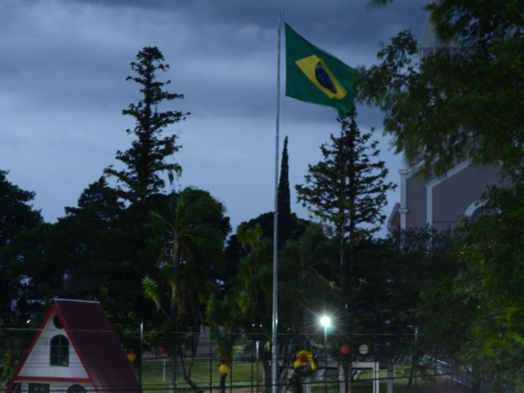 Pancadas de chuva à tarde e à noite