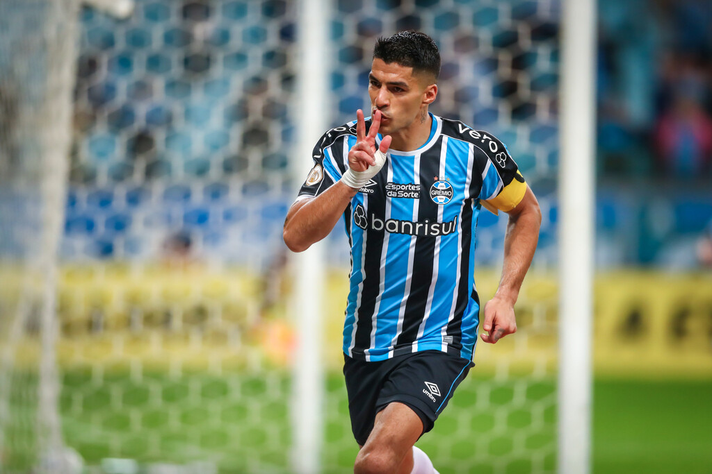 Foto: Lucas Uebel - Grêmio - Artilheiro uruguaio definiu a vitória gremista