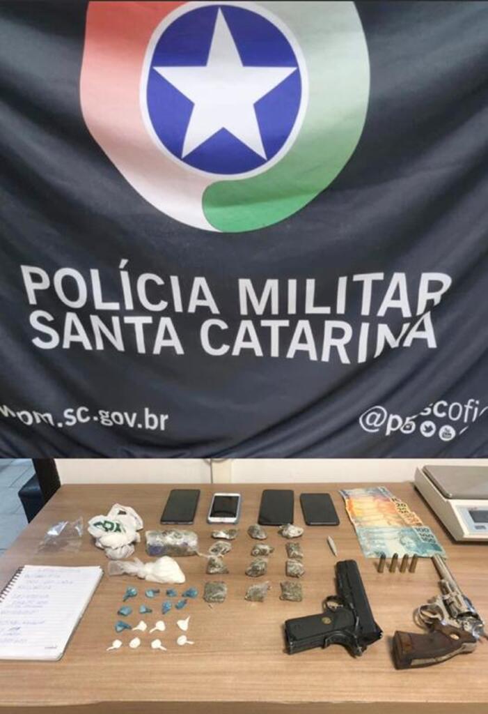 POLÍCIA MILITAR DE PRAIA GRANDE PRENDE INDIVÍDUOS POR TRÁFICO DE DROGAS E POSSE IRREGULAR DE ARMA DE FOGO
