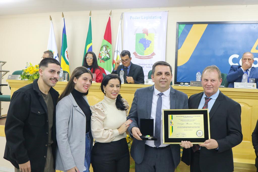 CEPRAG E O PRESIDENTE PATRIQUE ALENCAR SÃO HOMENAGEADOS PELA CÂMARA DE VEREADORES DE PRAIA GRANDE