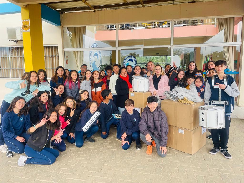 BANDAS MARCIAIS MUNICIPAIS RECEBERAM NOVOS INSTRUMENTOS EM TORRES