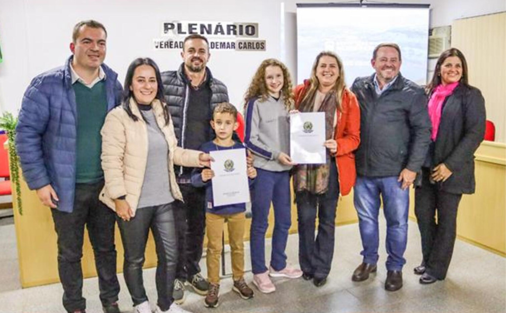 ESCOLA JOÃO STEIGLEDER DE MORRINHOS DO SUL 
RECEBE EMENDA PARA A CONSTRUÇÃO DO SAGUÃO