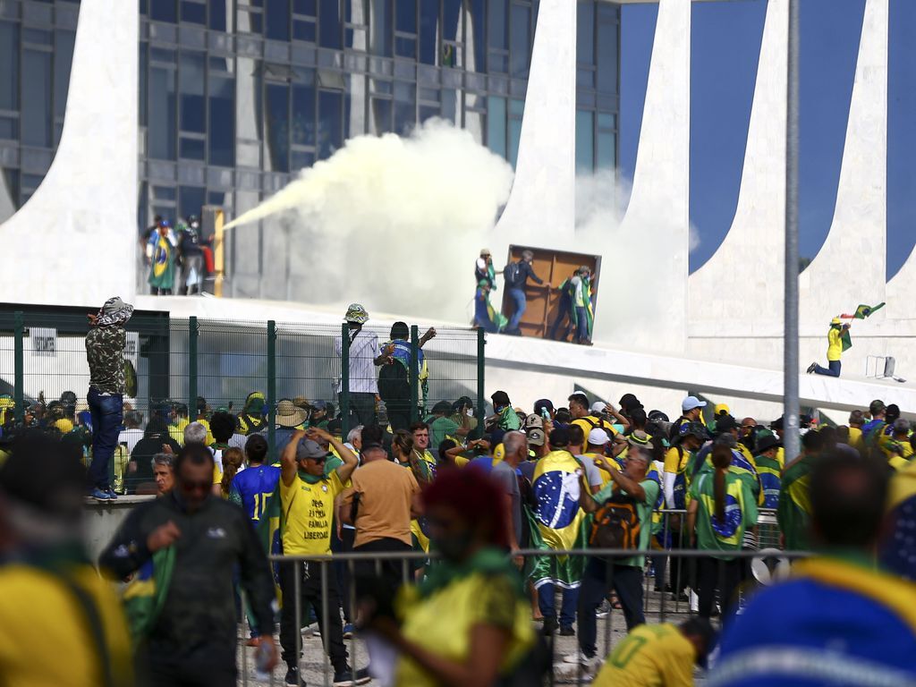 Entenda a quais crimes podem responder os responsáveis pelos atos em Brasília