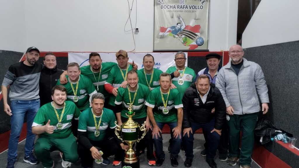  - A equipe de bocha masculino de Seara foi vice-campeã da Taça Meio-Oeste