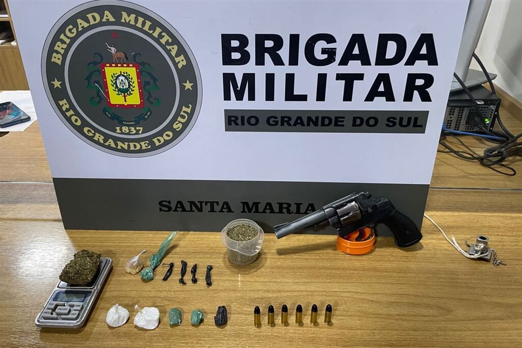 Adolescente é detido com arma, drogas e munições durante opração da polícia em Santa Maria
