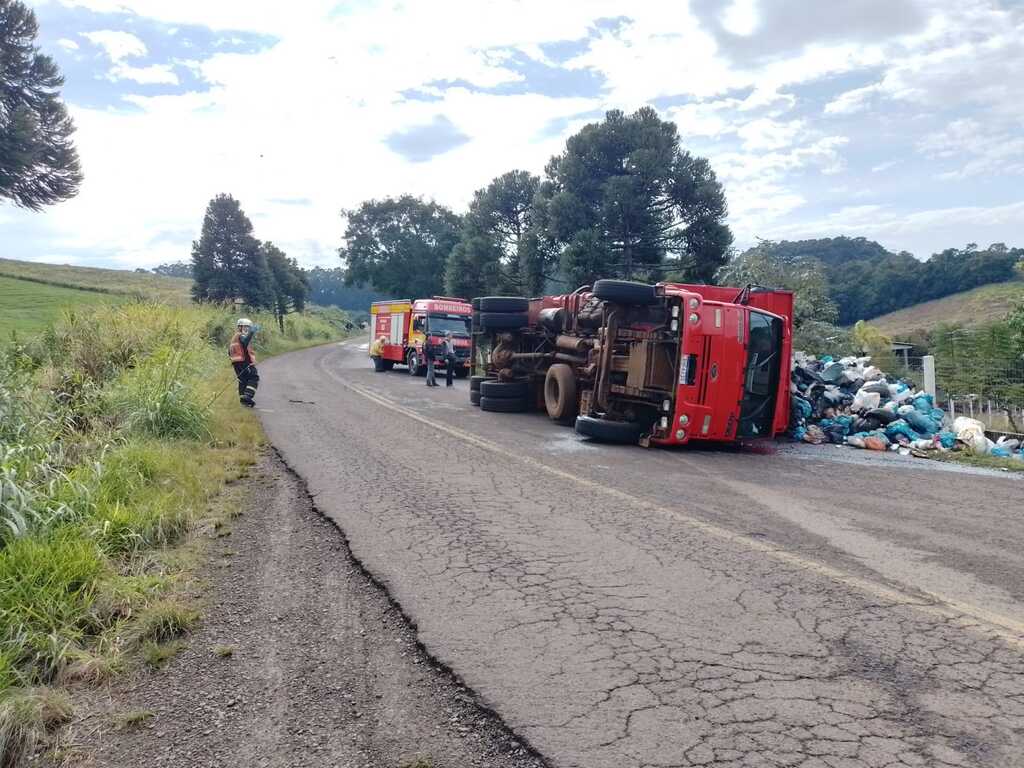 Tombamento de caminhão