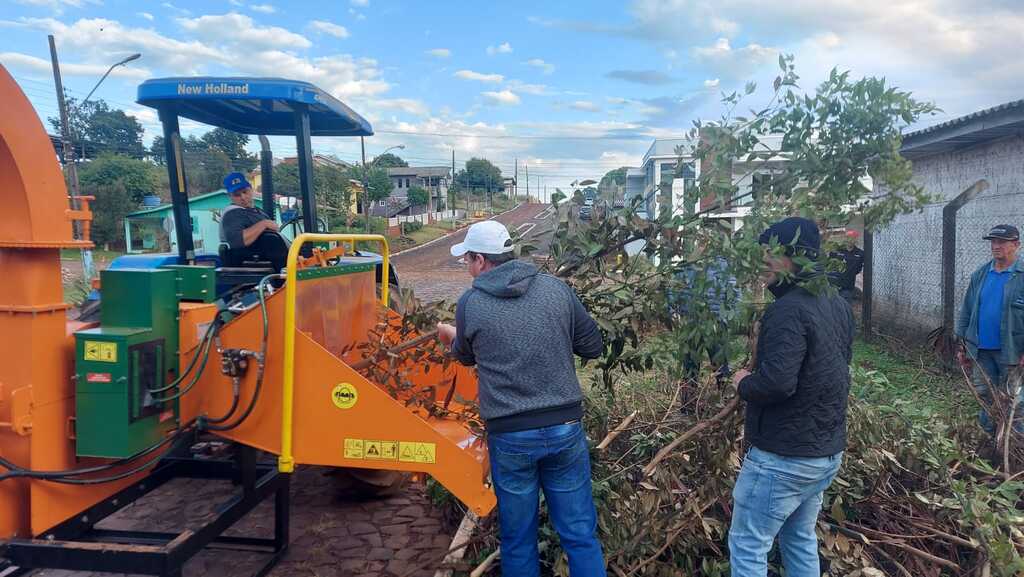 Município de Belmonte investe em triturador de galhos