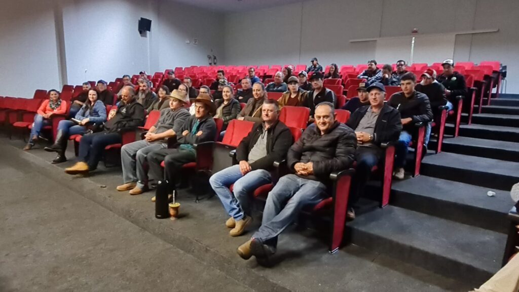 Curso é promovido a agricultores