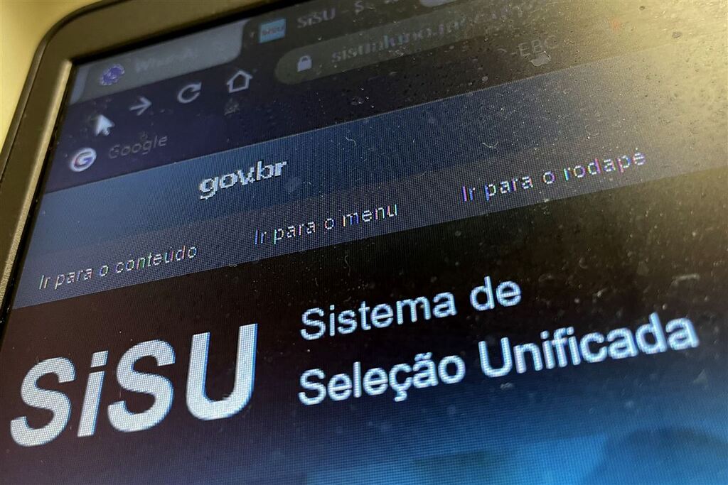 Foto: Juca Varella (Agência Brasil) - Após a aprovação, o candidato deve verificar quais são os documentos exigidos para a matrícula na instituição de ensino em que escolheu