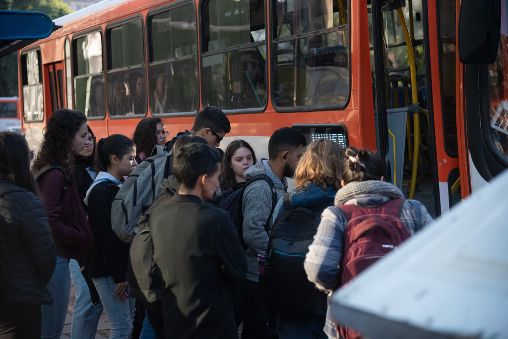 Mudanças nas paradas de ônibus na Rio Branco têm como objetivo melhorias no transporte, explica secretário de Mobilidade Urbana