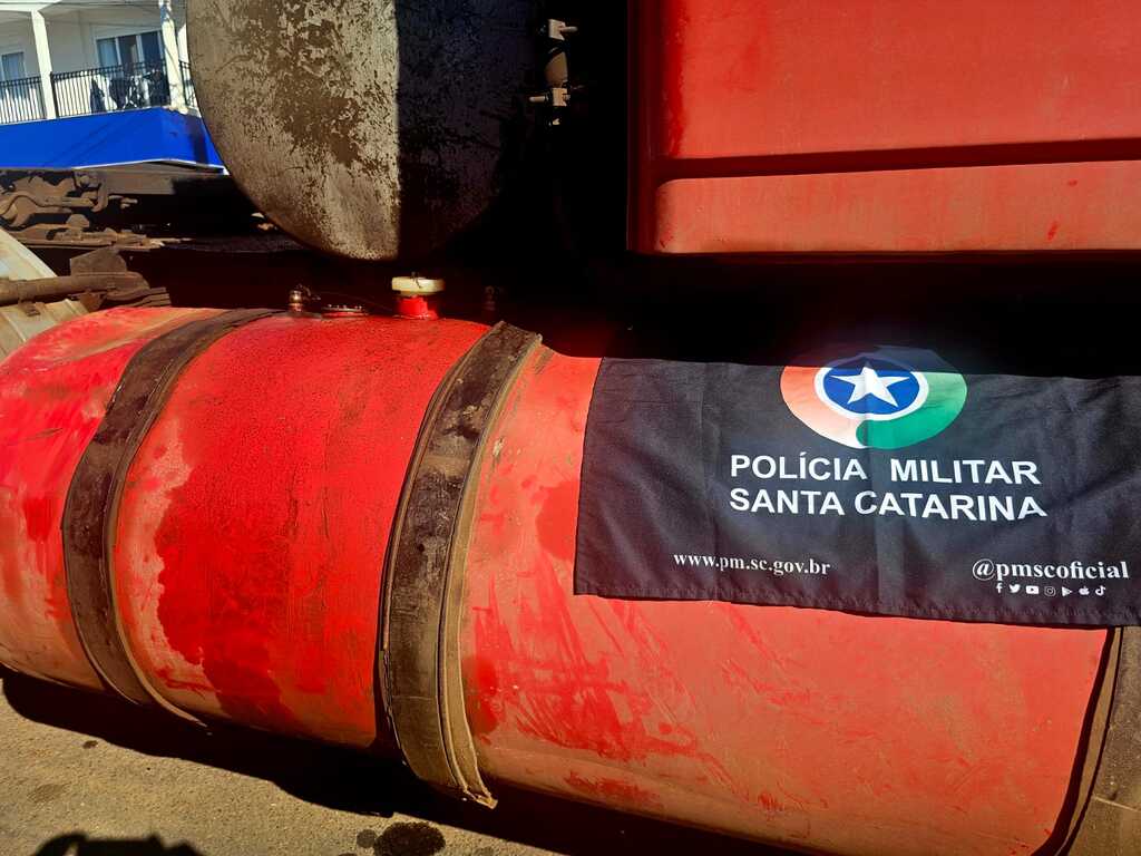 Polícia Militar prende suspeito por contrabando de combustível