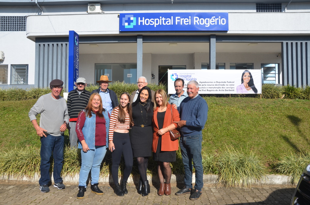 Deputada Giovânia de Sá visita Anita Garibaldi e destina recursos para o Hospital Frei Rogério