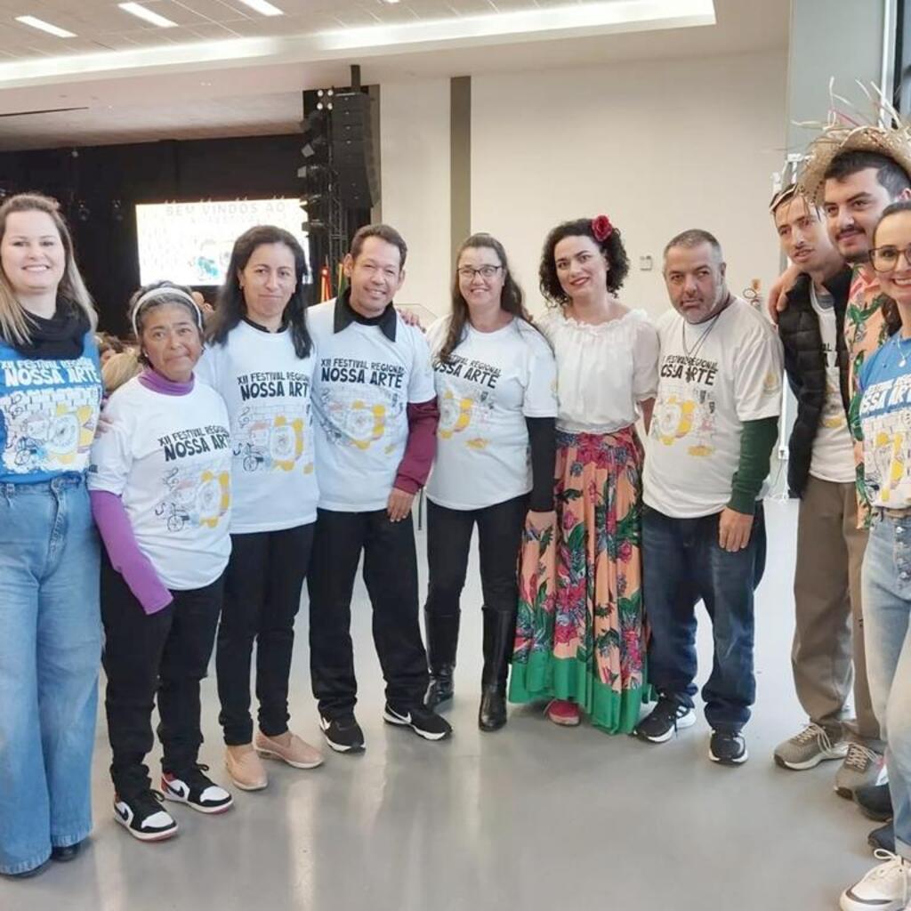 ALUNOS DA APAE DE SÃO JOÃO DO SUL CONQUISTAM O 1º LUGAR NO FESTIVAL NOSSA ARTE