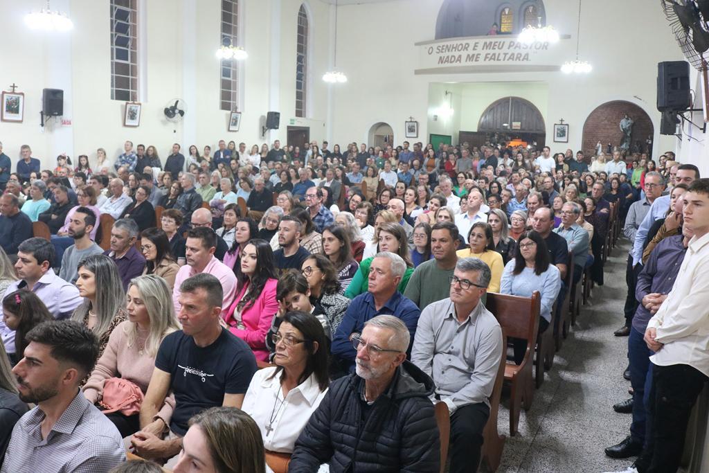 SÃO JOÃO DO SUL: SUCESSO NA FESTA EM HONRA AO PADROEIRO SÃO JOÃO BATISTA