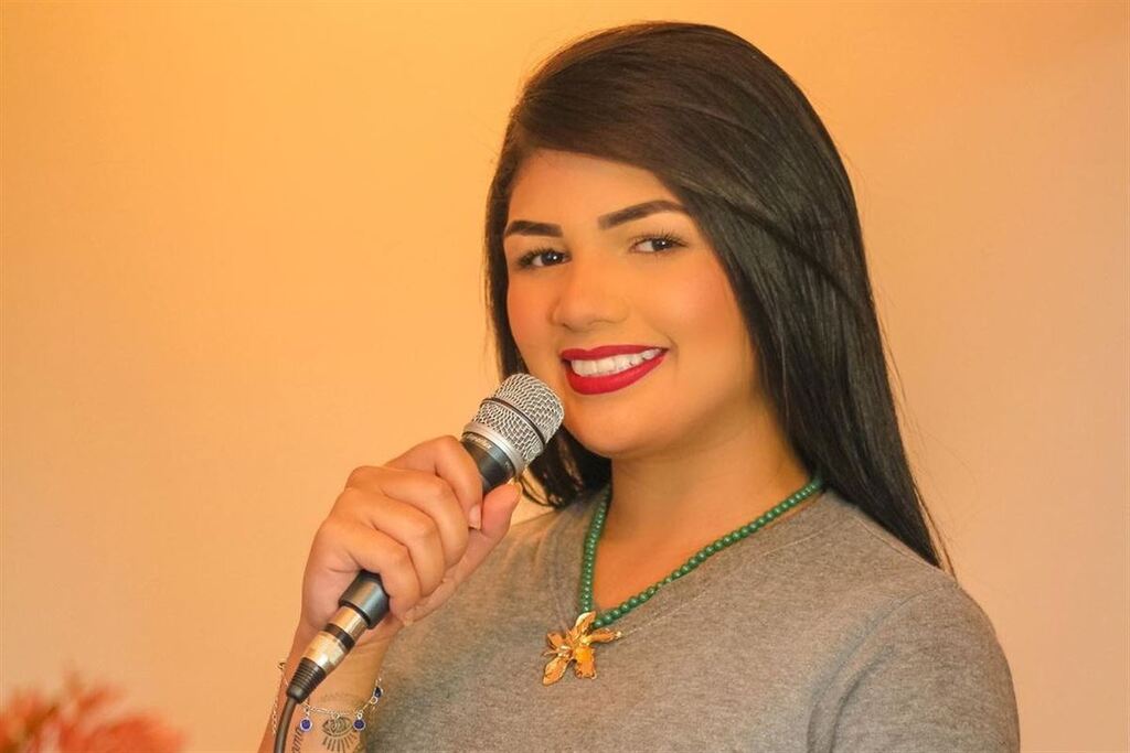 VÍDEO: cantora sertaneja de 22 anos morre em acidente em Goiás