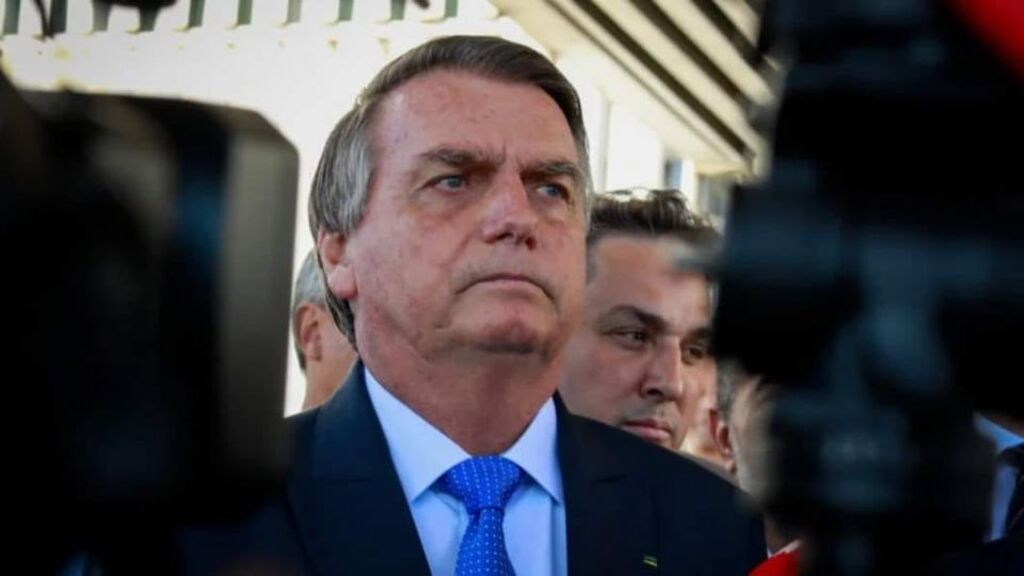 TSE forma maioria e Bolsonaro fica inelegível até 2030
