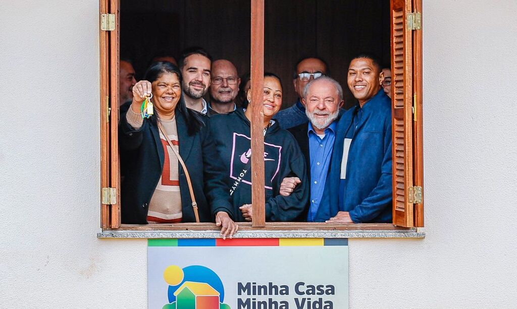 Em Viamão, presidente Lula entrega mais de 400 casas populares do Minha Casa, Minha Vida