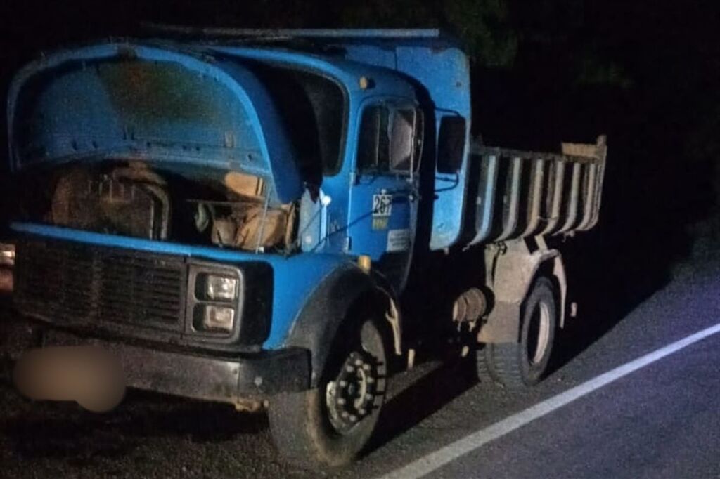 Caminhão furtado em Santa Maria é localizado em Caçapava do Sul