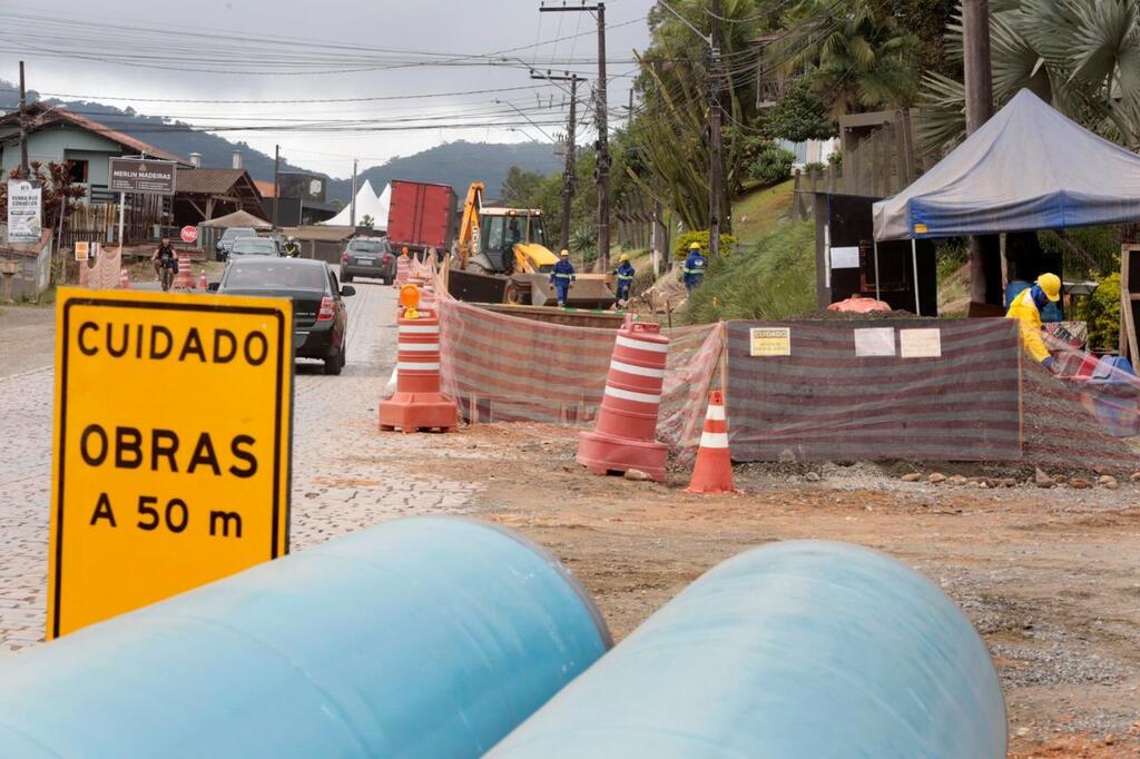 Com investimento de R$ 50 milhões, adutora Piraí Sul está com 30% da obra concluída