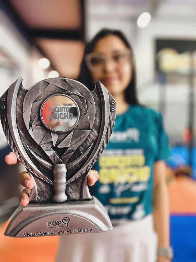 Uruguaianense é vice-campeã estadual de padel