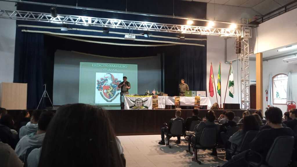 Palestra sobre a história do 23º Batalhão de Infantaria em Rodeio!