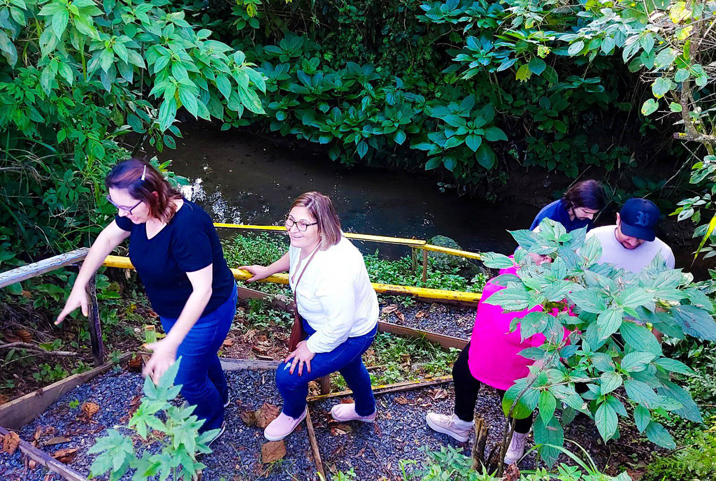 Equipe de profissionais da Educação Infantil de Capinzal participa da formação continuada em Blumenau