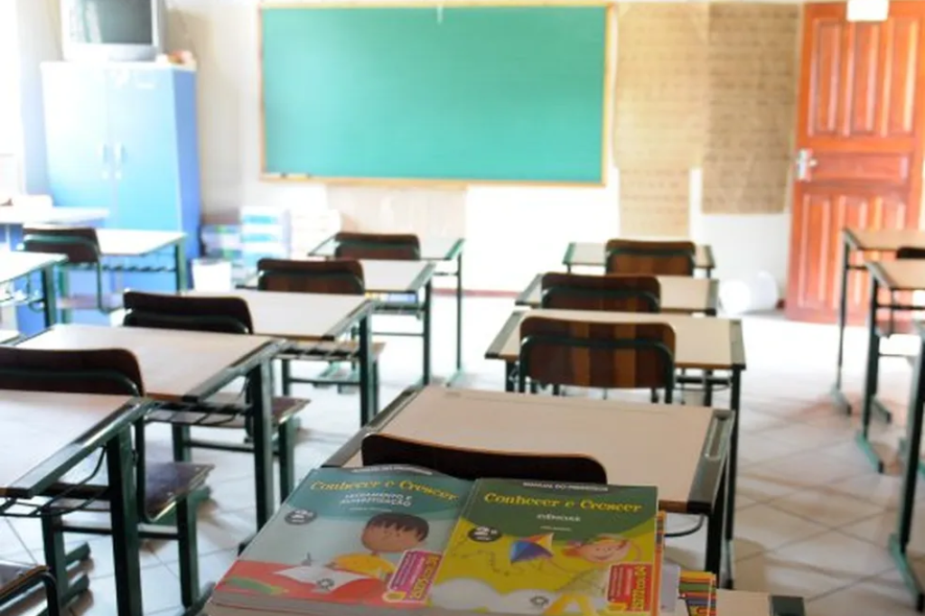  - Sala de aula vazia em Santa Catarina — Foto: Julio Cavalheiro/Arquivo/Secom/Divulgação