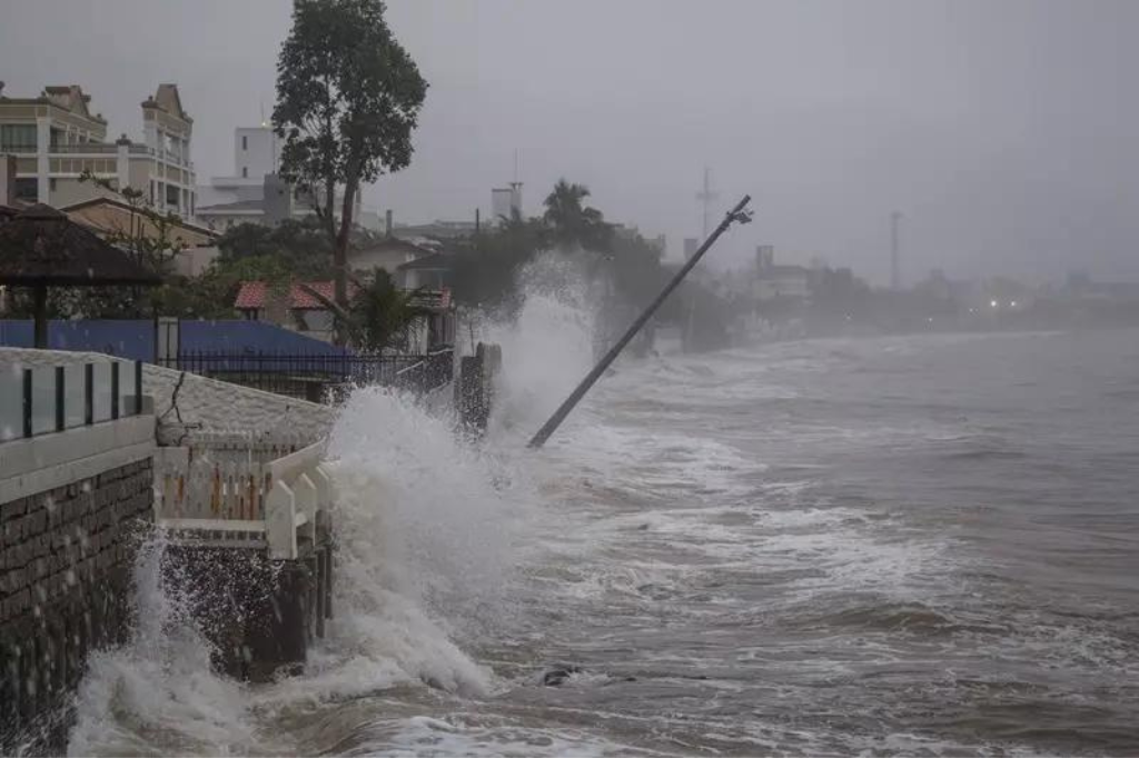  - Ciclone pode resultar em ressaca no litoral catarinense – Foto: Marco Santiago