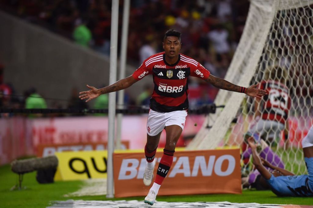 Bruno Henrique garante vitória do Flamengo sobre o Athletico-PR