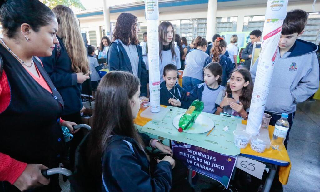 23ª Feira Municipal de Matemática reúne 75 trabalhos de escolas e CEIs