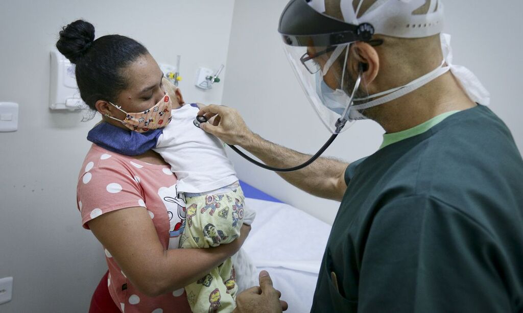 Foto: Breno Esaki - Agência Saúde DF - Hospitais e Unidades de Pronto Atendimento estão recebendo um número elevado de crianças com bronquiolite e outros problemas
