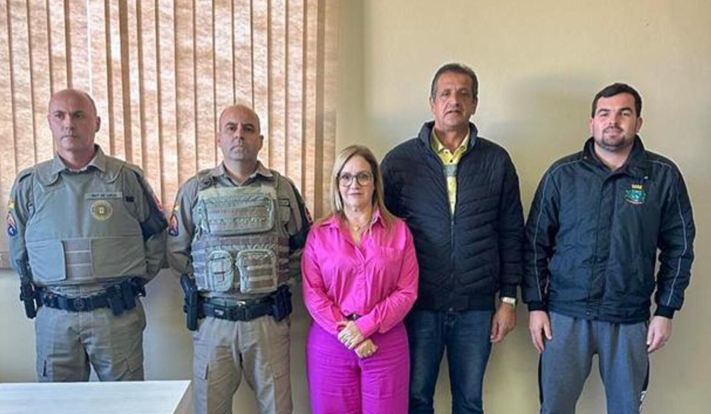 MAMPITUBA RECEBE VISITA DO COMANDO DA SEGURANÇA PÚBLICA