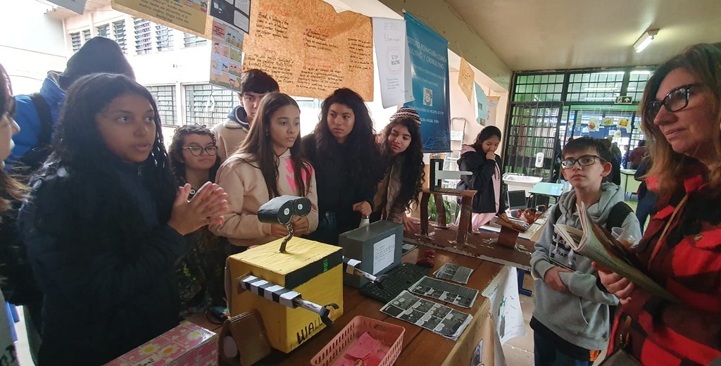 Divulgação 10ª CRE - Mostra Científica na etapa escolar no Instituto Estadual Romaguera Corrêa.