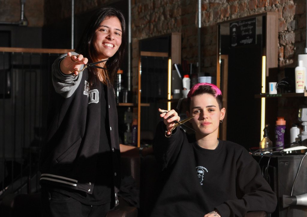 Mulheres na barbearia e onde mais elas quiserem