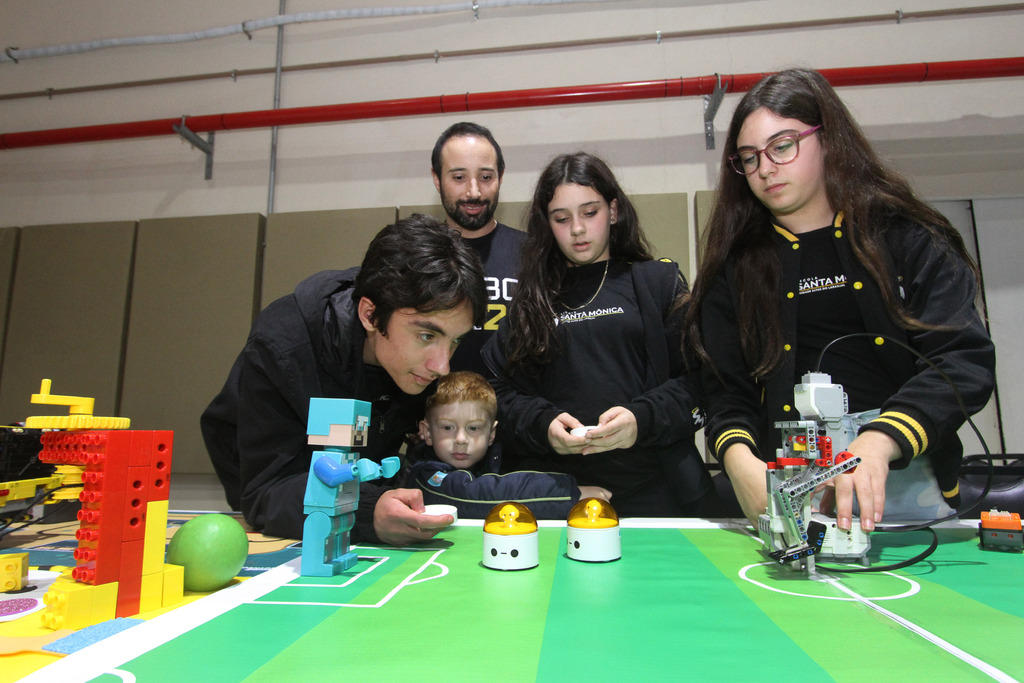 RoboPel recebe mais de mil alunos em sua sexta edição