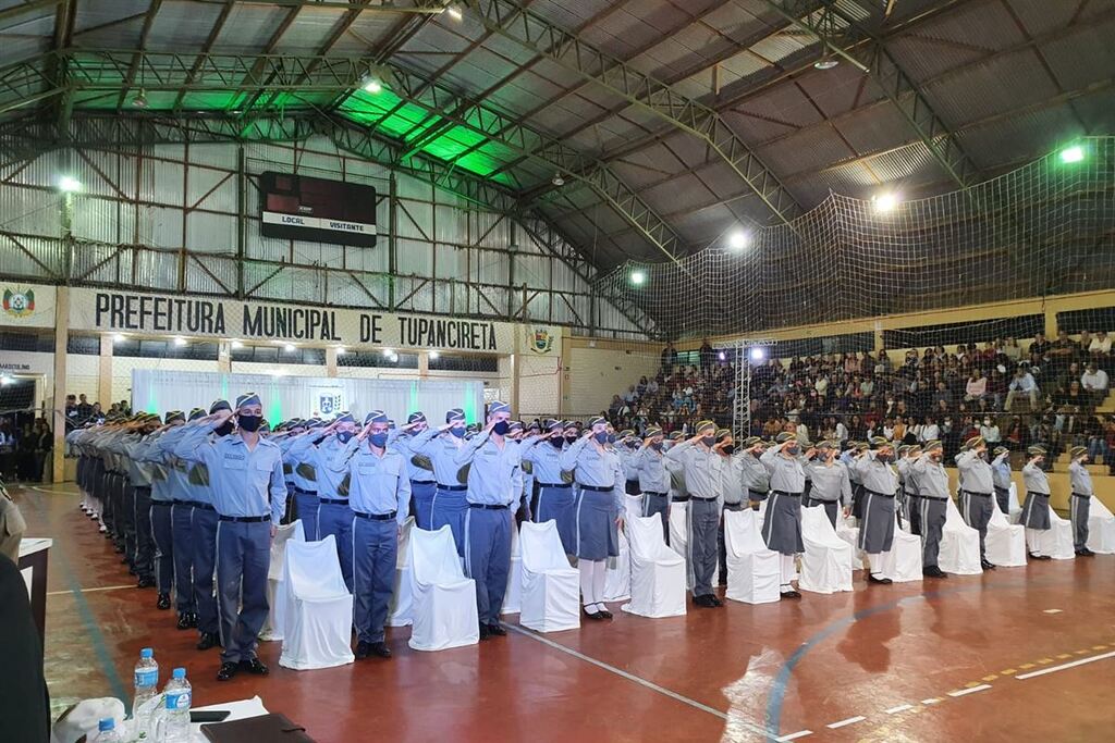Santa Maria e Agudo ainda aguardam a implementação das escolas Cívico-Militares; duas cidades da região mantêm o modelo em funcionamento