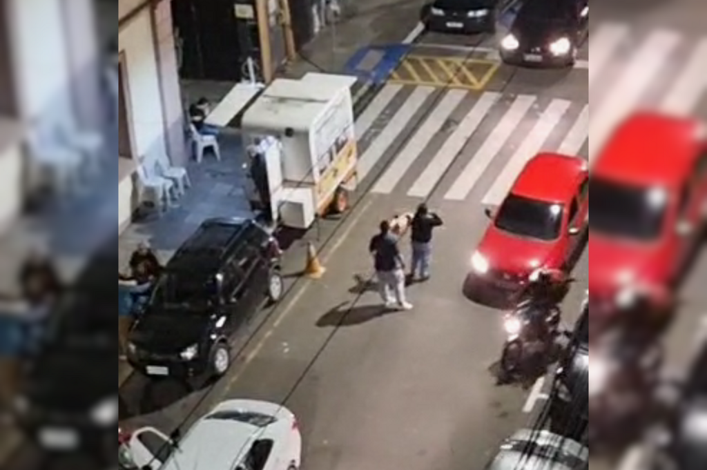 VÍDEO: briga generalizada é registrada no centro de Santa Maria