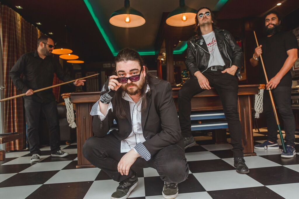Divulgação - DP - James Joyce vai tocar composições de grupos como AC/DC, Metallica e Iron Maiden, entre outras