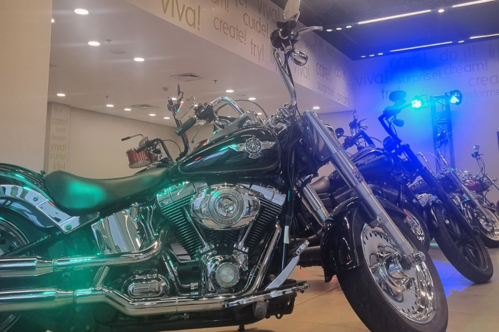 Exposição de motos Harley Davidson celebram Dia Mundial do Rock no Shopping Praça Nova Santa Maria