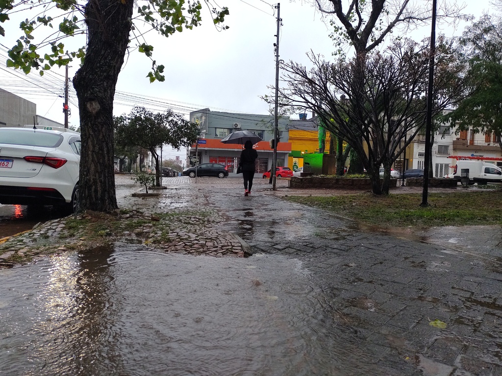 Alerta de chuvas está mantido até a manhã desta quinta-feira