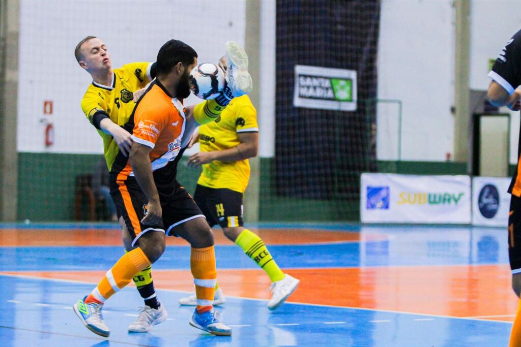 Quartas de final da Superliga SM Pro de Futsal ocorrem nesta quinta-feira
