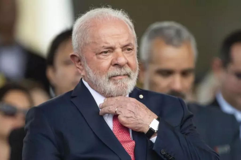 Presidente Lula revela possíveis trocas em ministérios e cobra o Banco Central