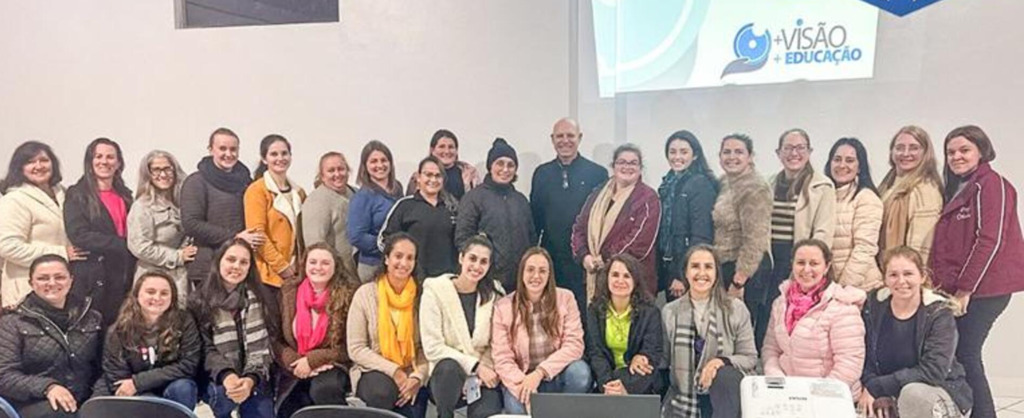 PROJETO + VISÃO + EDUCAÇÃO ESTÁ ATENDENDO ALUNOS 
DA REDE PÚBLICA DE ENSINO DO MUNICÍPIO DE MORRINHOS DO SUL