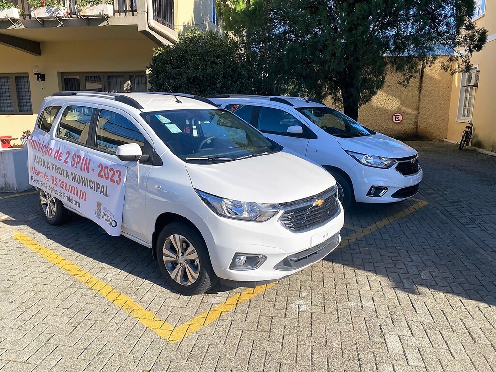 PREFEITURA DE RODEIO, ADQUIRE 2 AUTOMÓVEIS SPIN 2023