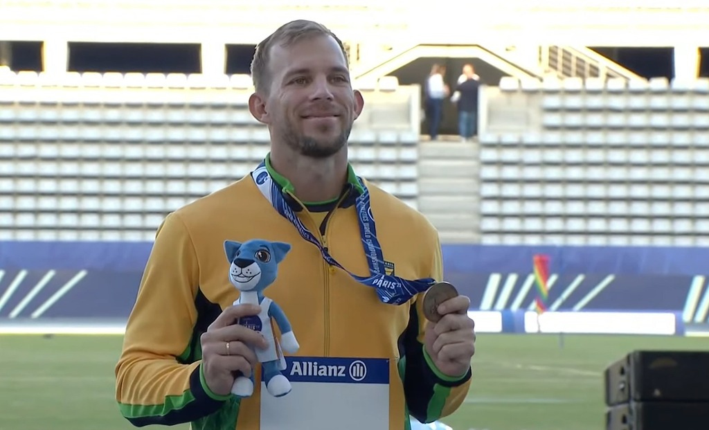 Medalhista Edenilson Floriani de paratletismo chega a Joinville nesta quarta-feira