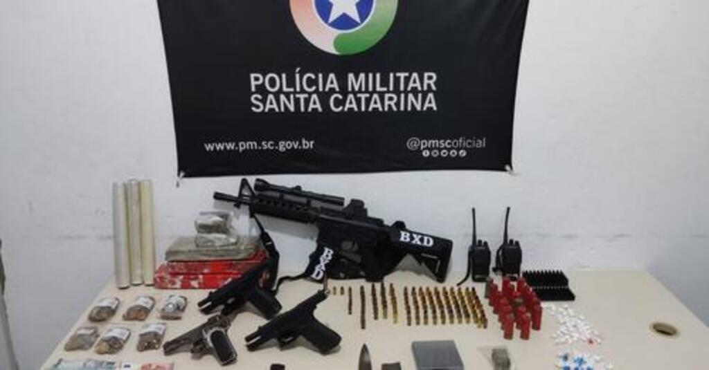 Apreensões de fuzis disparam em SC e revelam avanço do crime organizado