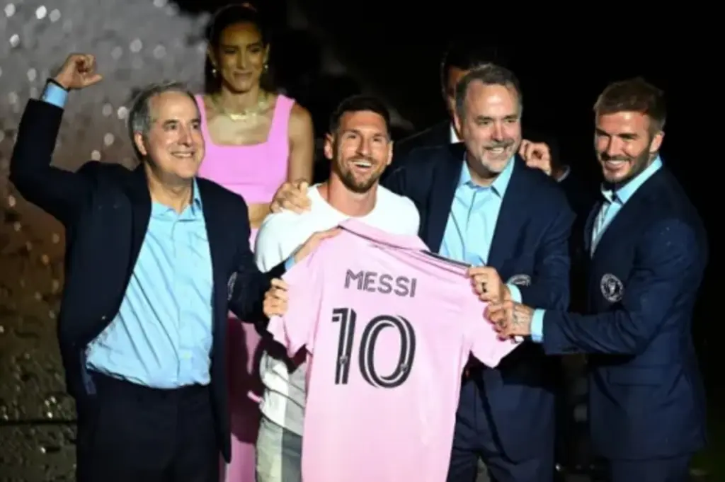 Messi é apresentado pelo Inter Miami com grande festa